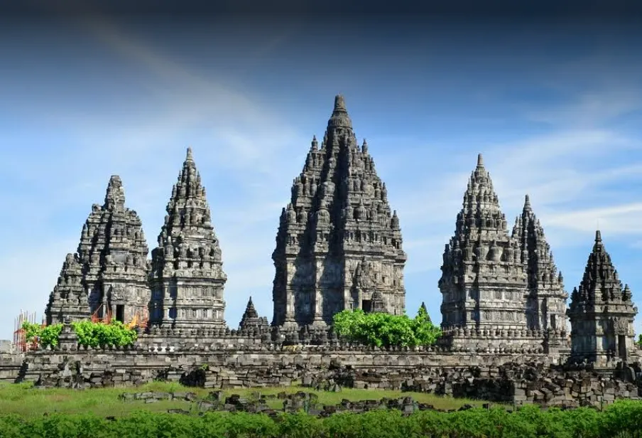 Prambanan: Mahakarya Hindu yang Memesona di Jantung Jawa